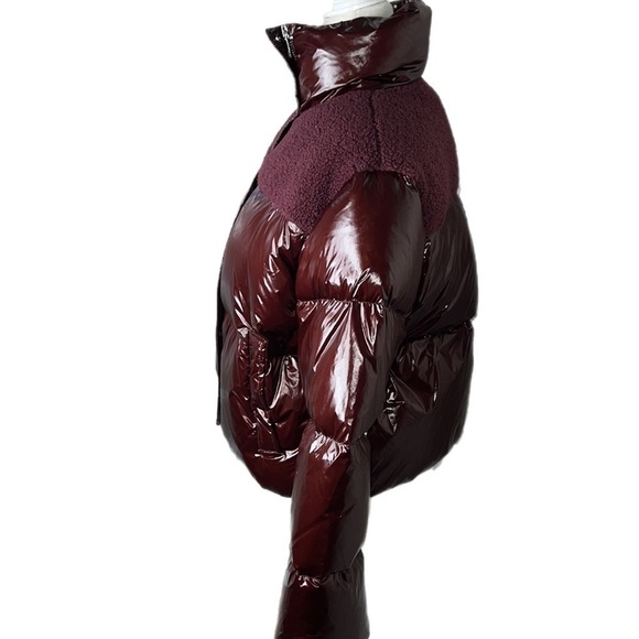 NWT LATTELIER Glossy Jelly Down Filled Cropped Puffer Coat Wine Color Large - Picture 4 of 13